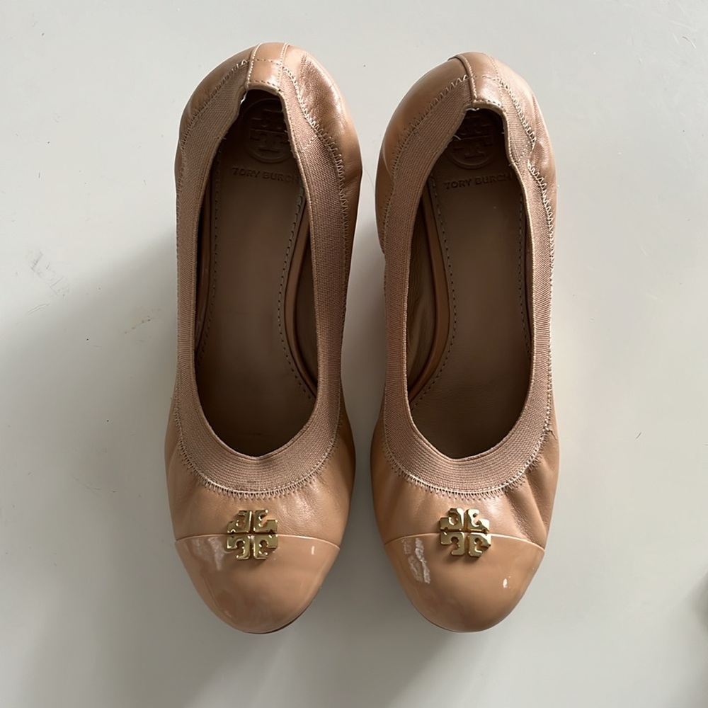 Tory Burch Jolie Cap Toe Wedge Pumps size 8
